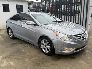 Hyundai Sonata Limited 2.0T Sedan (2.0L 4cyl 6A) 2013 Blue