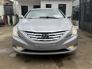 Hyundai Sonata Limited 2.0T Sedan (2.0L 4cyl 6A) 2013 Blue