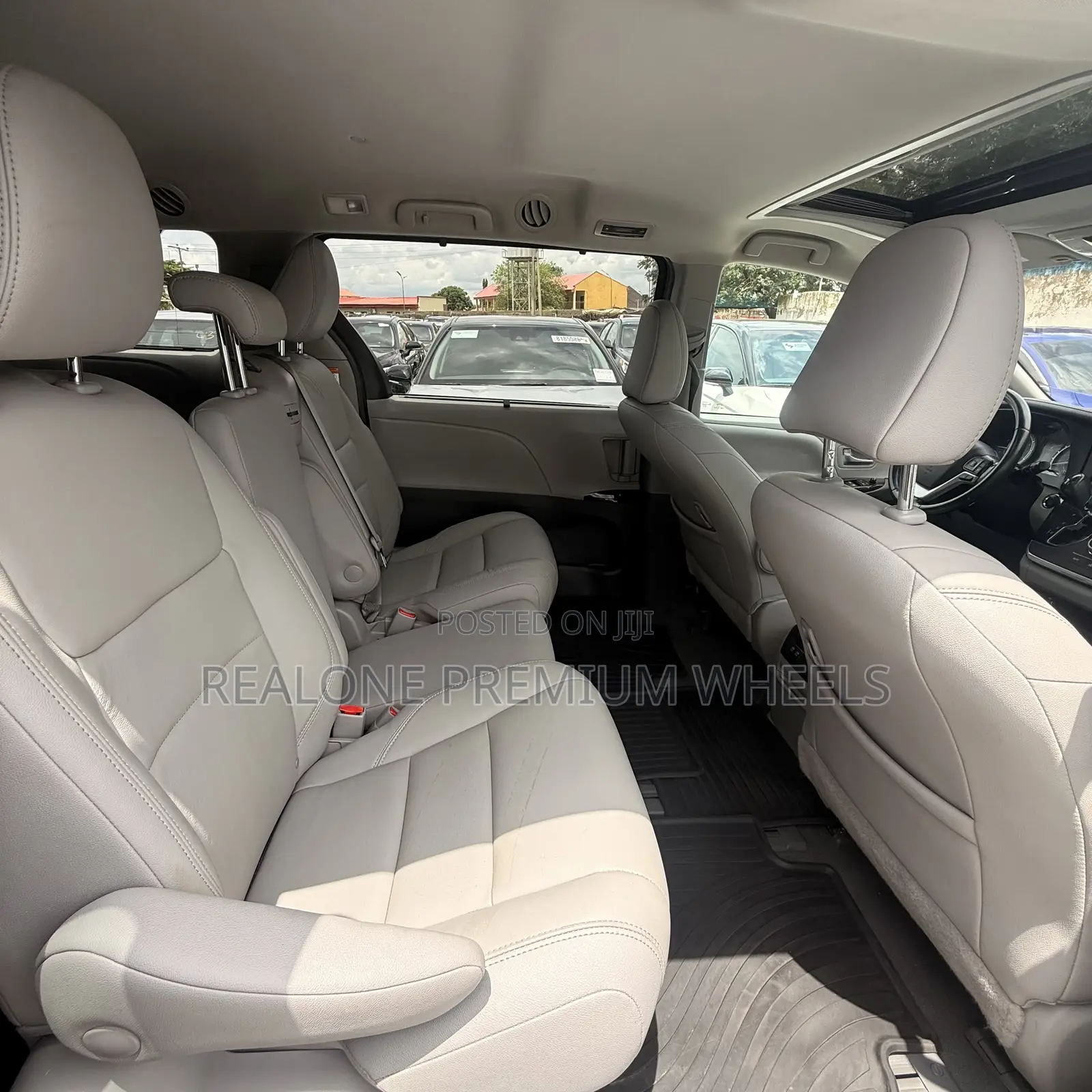 Toyota Sienna XLE AWD 2019 Gray