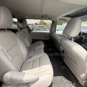 Toyota Sienna XLE AWD 2019 Gray