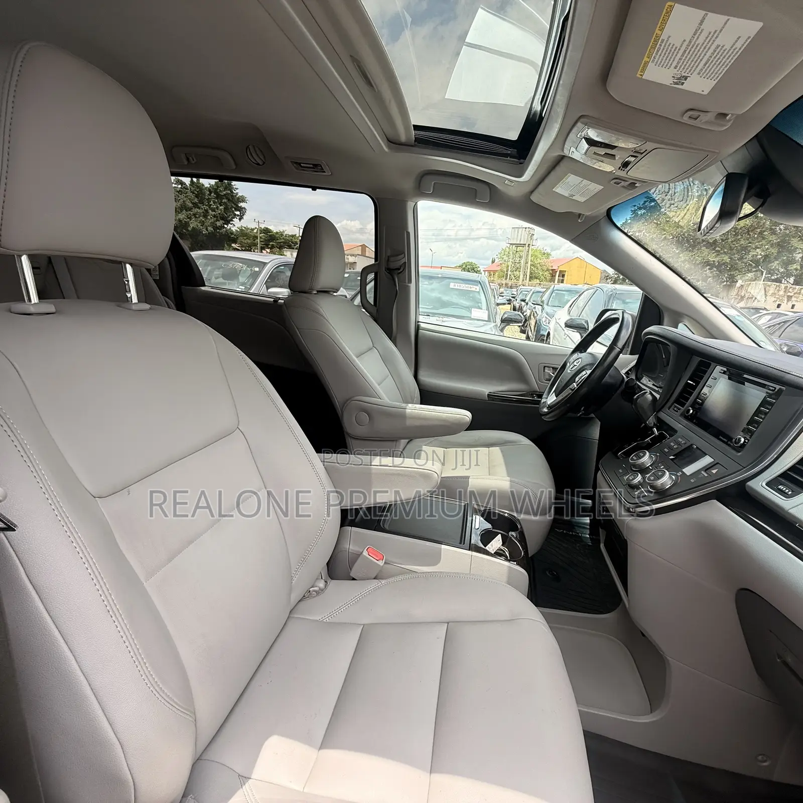 Toyota Sienna XLE AWD 2019 Gray