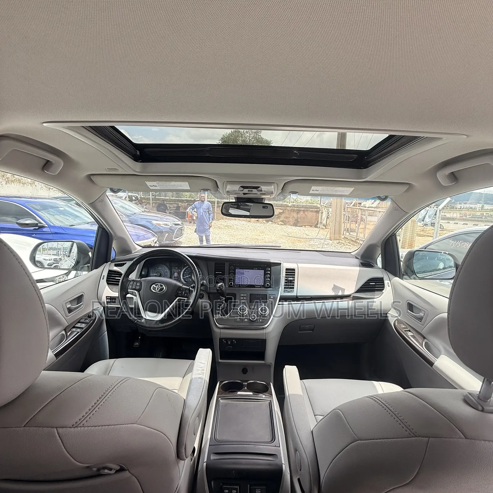 Toyota Sienna XLE AWD 2019 Gray