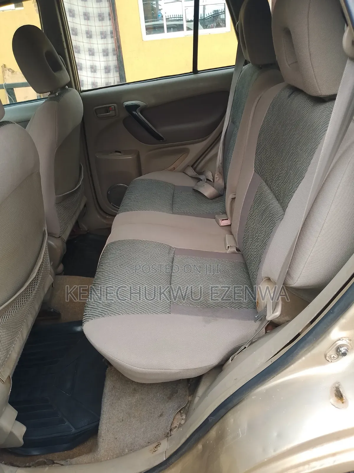 Toyota RAV4 2005 Gold