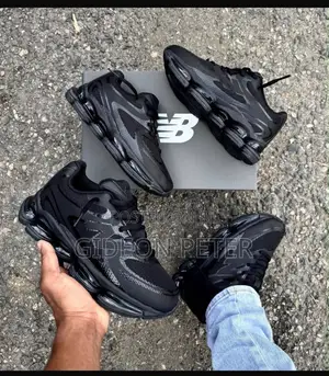 Original Quality New Balance Shoxs