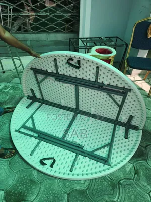 Banquet Round Event Table, 5 Feet, 10 Seaters.