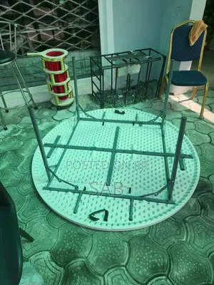 Banquet Round Event Table, 5 Feet, 10 Seaters.