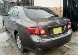 Toyota Corolla 2010 Gray