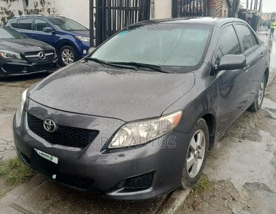 Toyota Corolla 2010 Gray