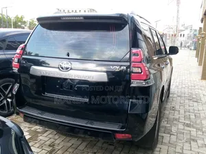 Toyota Land Cruiser Prado 2023 Black