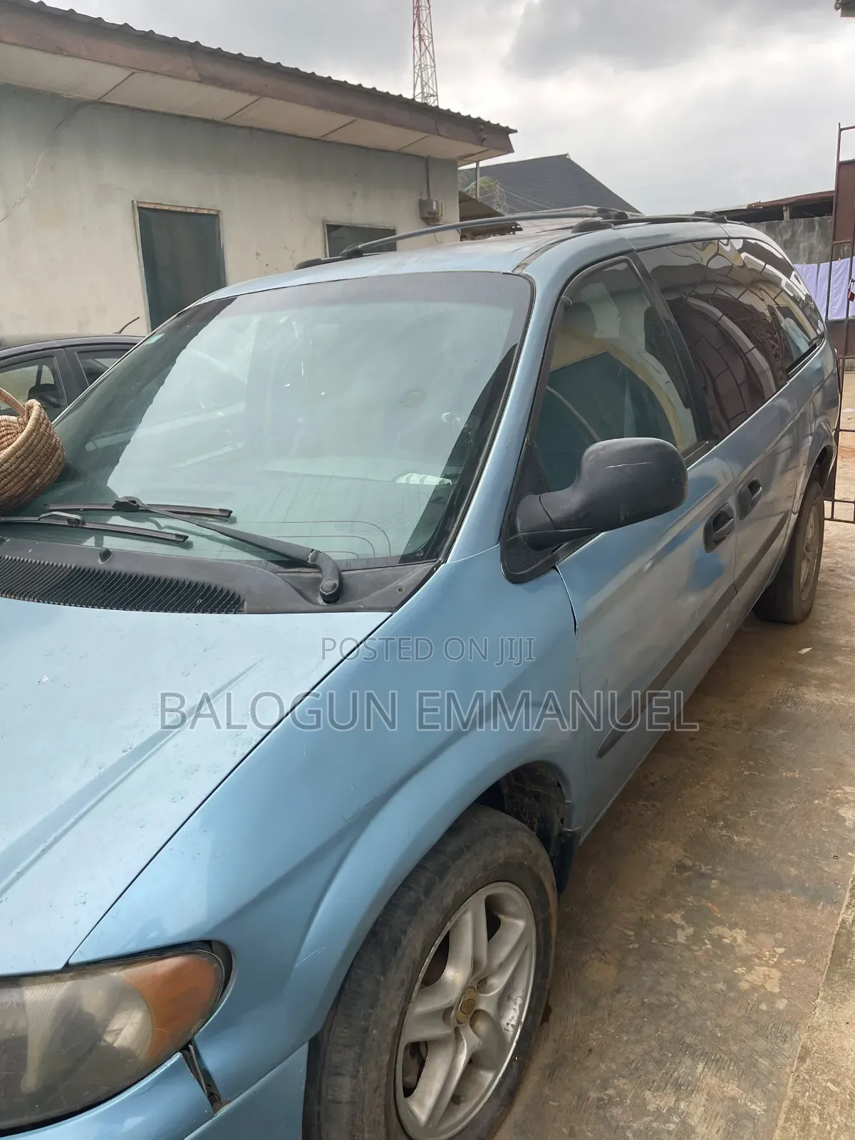 Dodge Caravan 2006 Blue