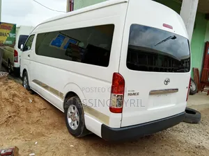 Toyota HiAce 2013 White