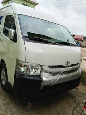 Toyota HiAce 2013 White