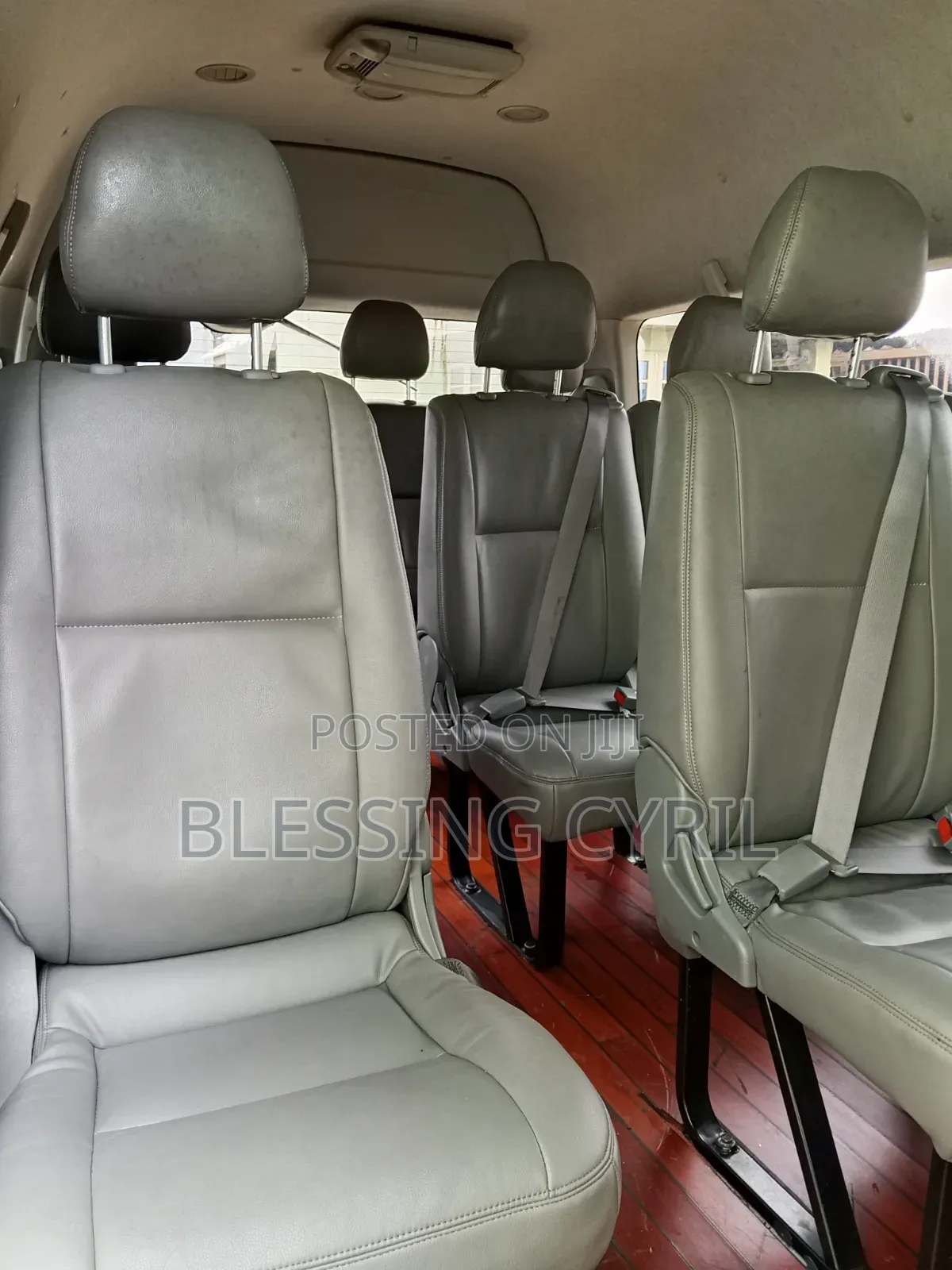 Toyota HiAce 2013 White