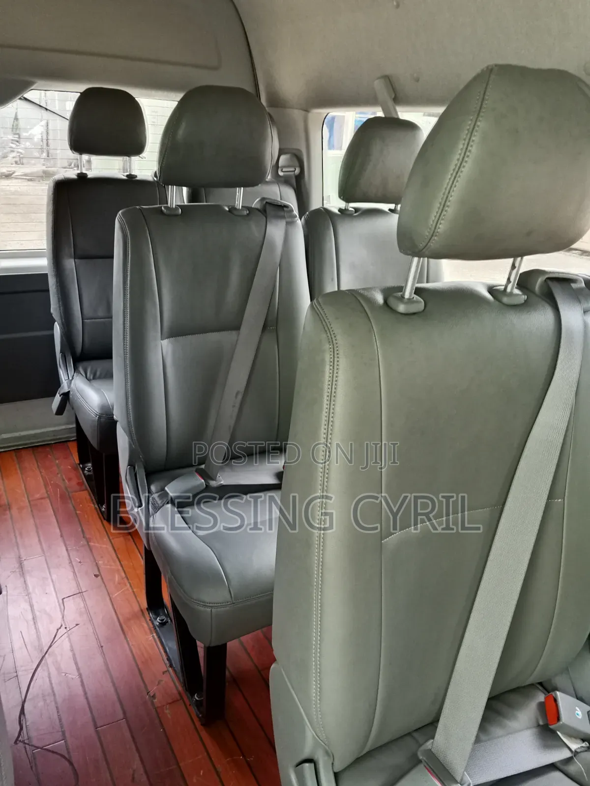 Toyota HiAce 2013 White