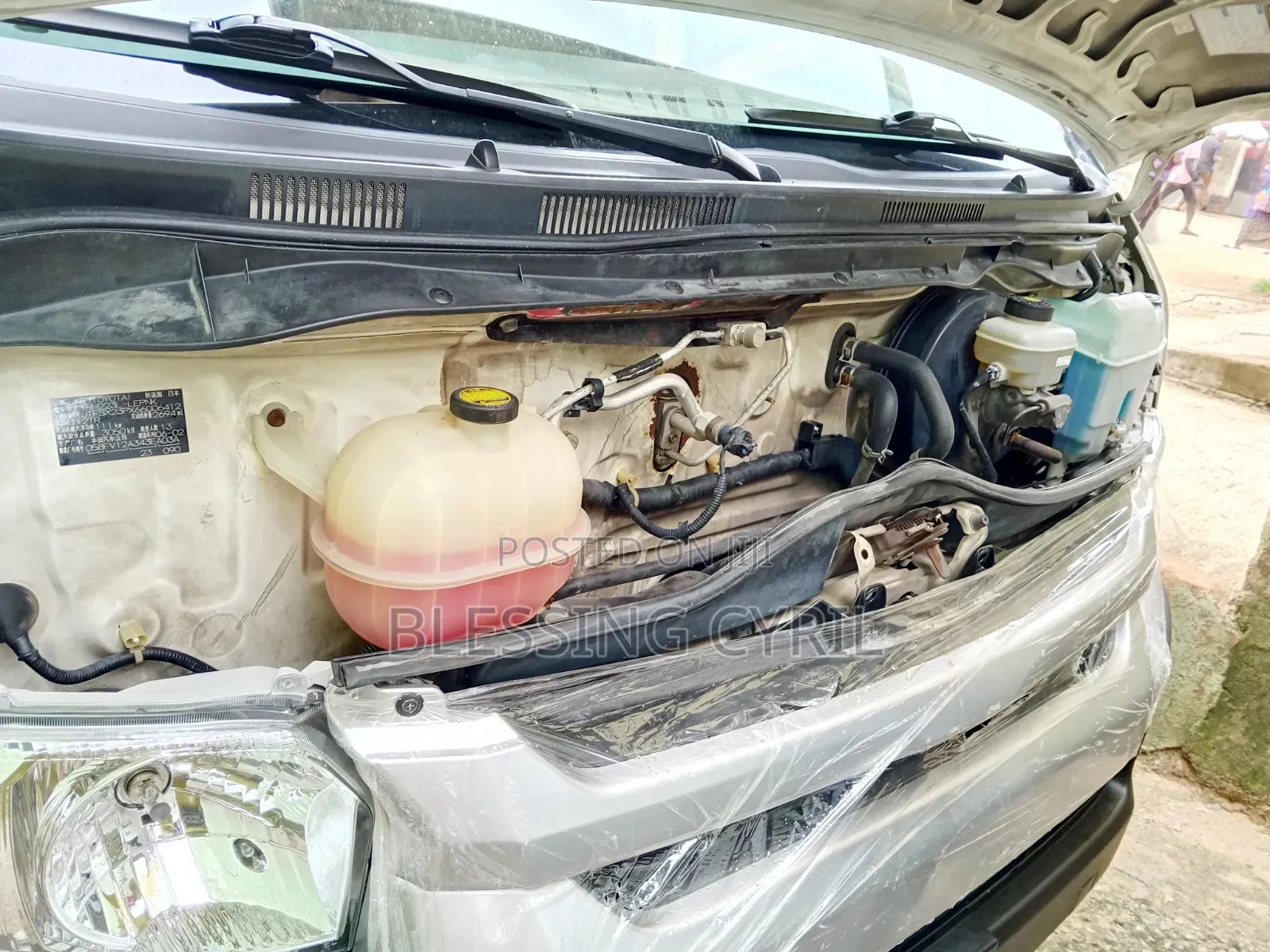Toyota HiAce 2013 White