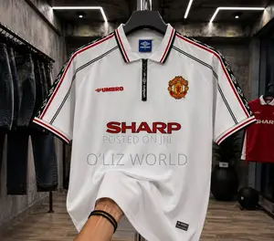 Umbro Manchester United 1998/99 Retro Jersey