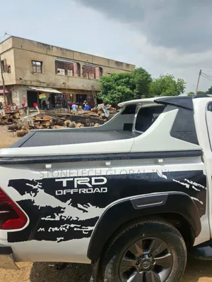 White TRD SPOILER HILUX/Booth Cover
