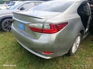 Lexus ES 2019 Silver