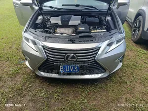 Lexus ES 2019 Silver