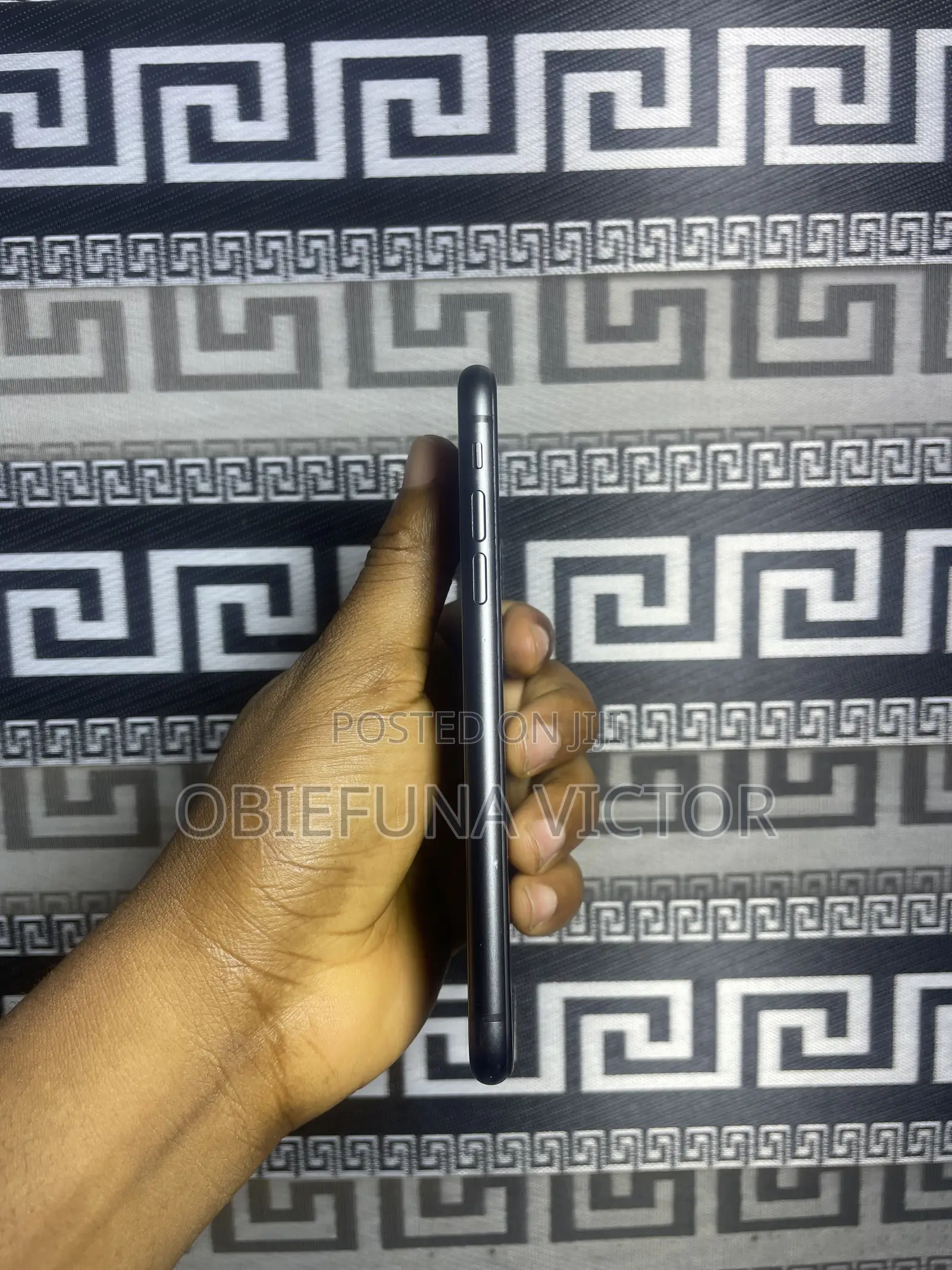 Apple iPhone 11 64 GB Black