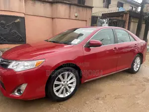 Toyota Camry LE 4dr Sedan (2.5L 4cyl 6A) 2014 Red
