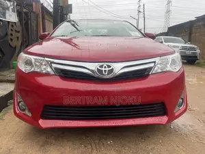 Toyota Camry LE 4dr Sedan (2.5L 4cyl 6A) 2014 Red