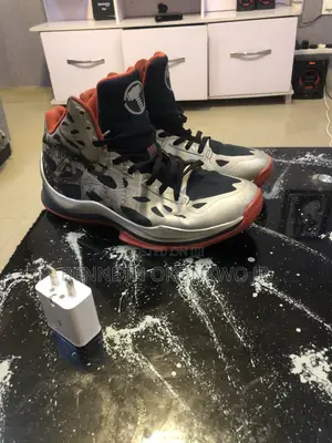 A Very Clean Shoe Size 43
