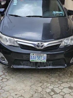 Toyota Camry LE 4dr Sedan (2.5L 4cyl 6A) 2014 Gray