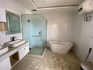 5bdrm House in Lekki Phase 1 for rent