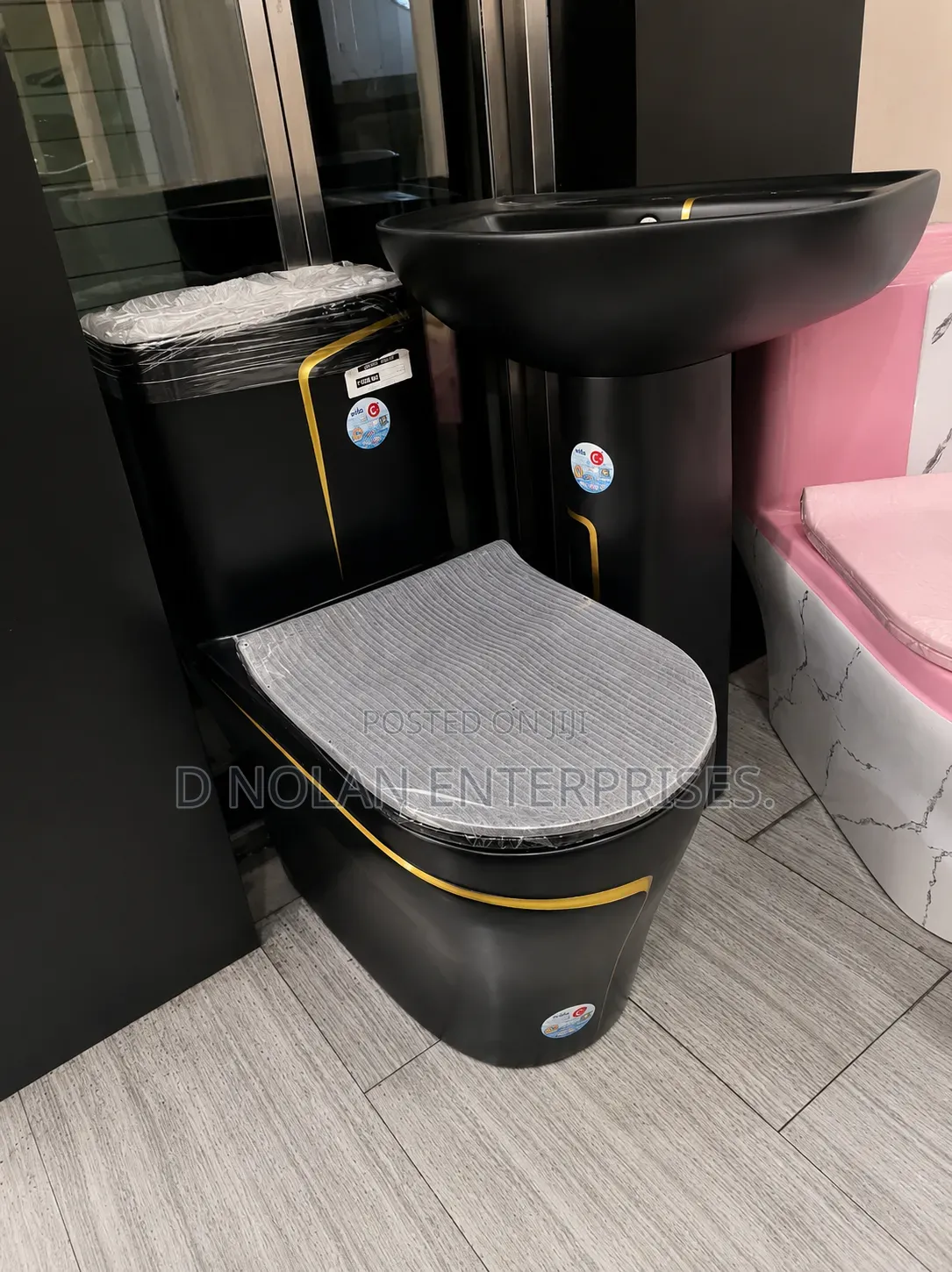 Black Complete Set Water Closet