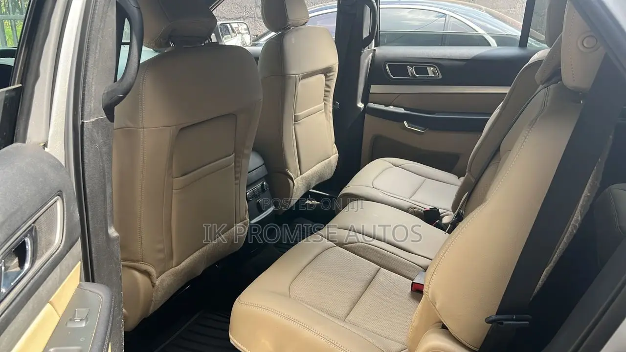 Ford Explorer 2017 Silver