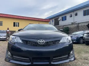 Toyota Camry SE 4dr Sedan (2.5L 4cyl 6A) 2013 Gray