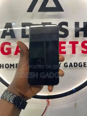 Apple iPhone XR 64 GB Red