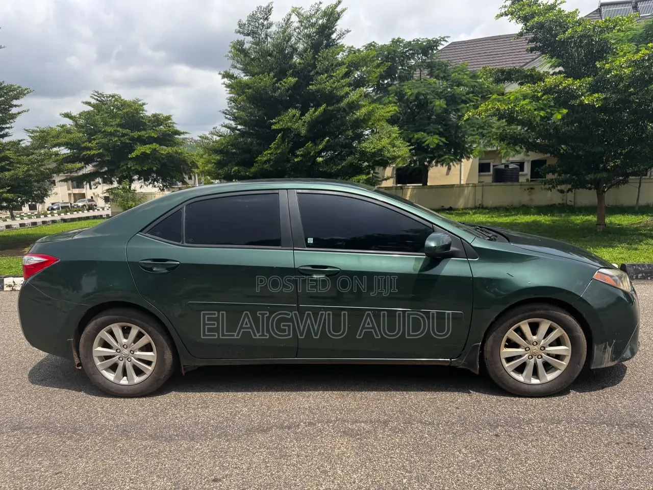 Toyota Corolla 2015 Green