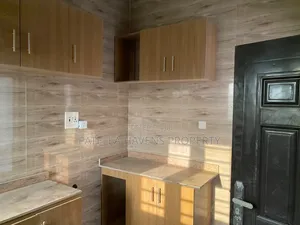 2bdrm Block of Flats in Nnpc Estate, Life Camp for sale