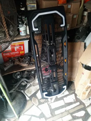 Front Grill Ford Explorer