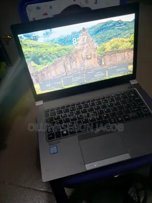 Toshiba DynaPad N72 256 GB Silver
