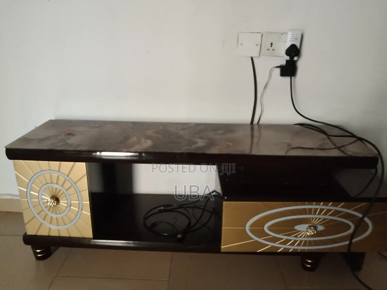 Foreign Glass Top TV Stand