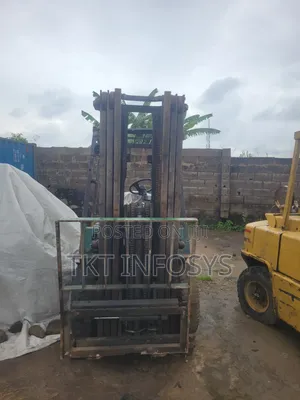 3 Tonns Caterpillar Folklift