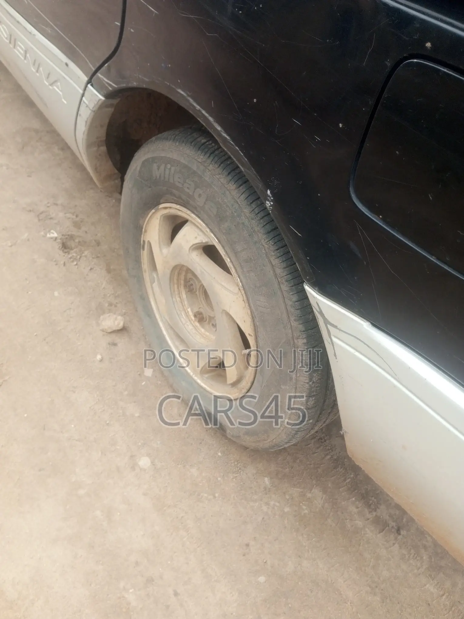 Toyota Sienna CE & 1 hatch 2000
