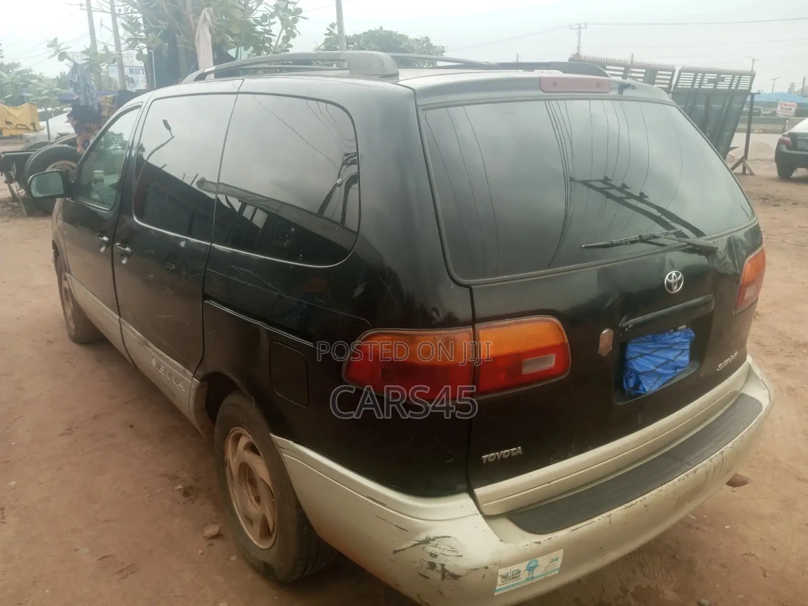 Toyota Sienna CE & 1 hatch 2000