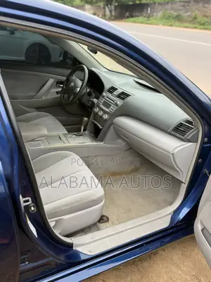 Toyota Camry LE 4dr Sedan (2.5L 4cyl 6AM) 2010 Blue