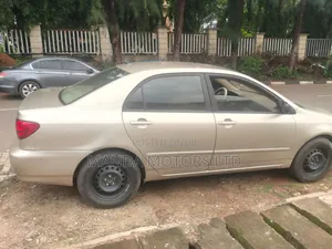Toyota Corolla 2004 Gold