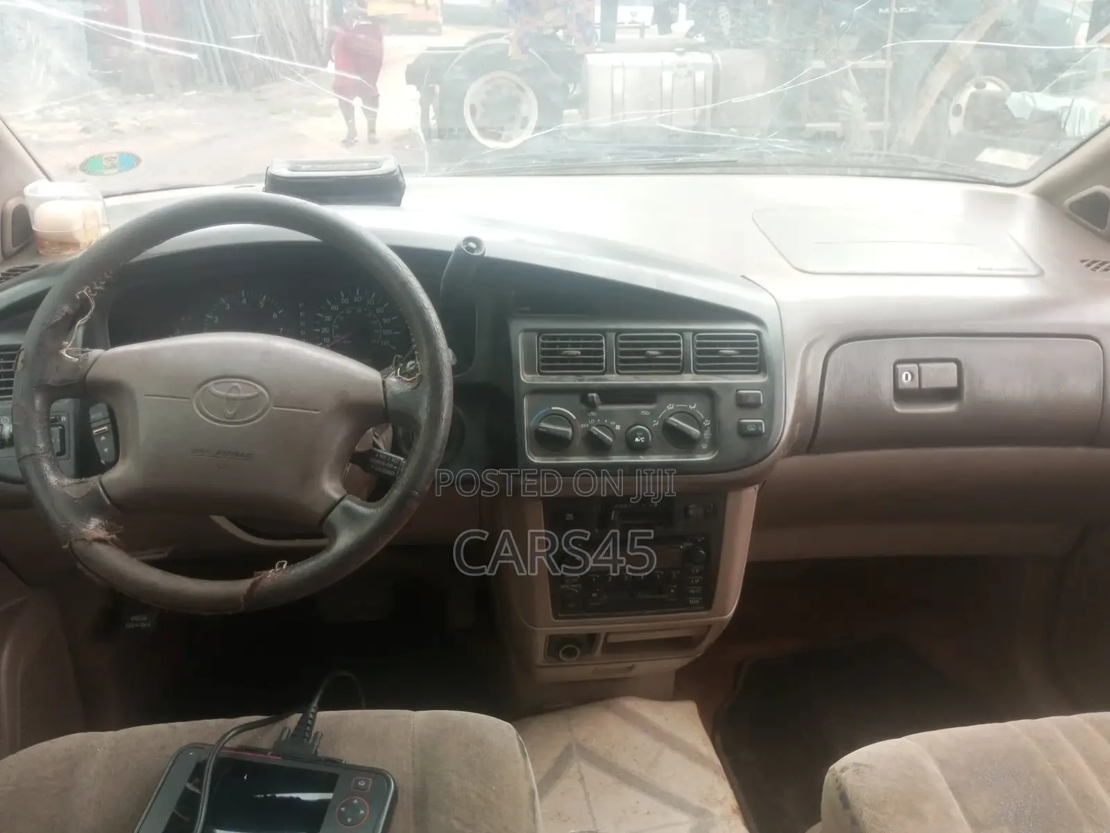 Toyota Sienna CE & 1 hatch 2000