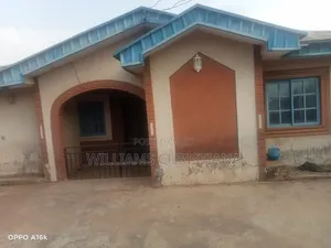 6bdrm House in Akure for sale