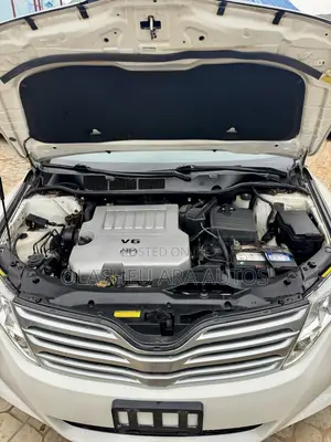 Toyota Venza AWD 2010 White