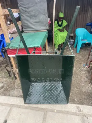 Heavy-Duty Transporting Wheelbarrows