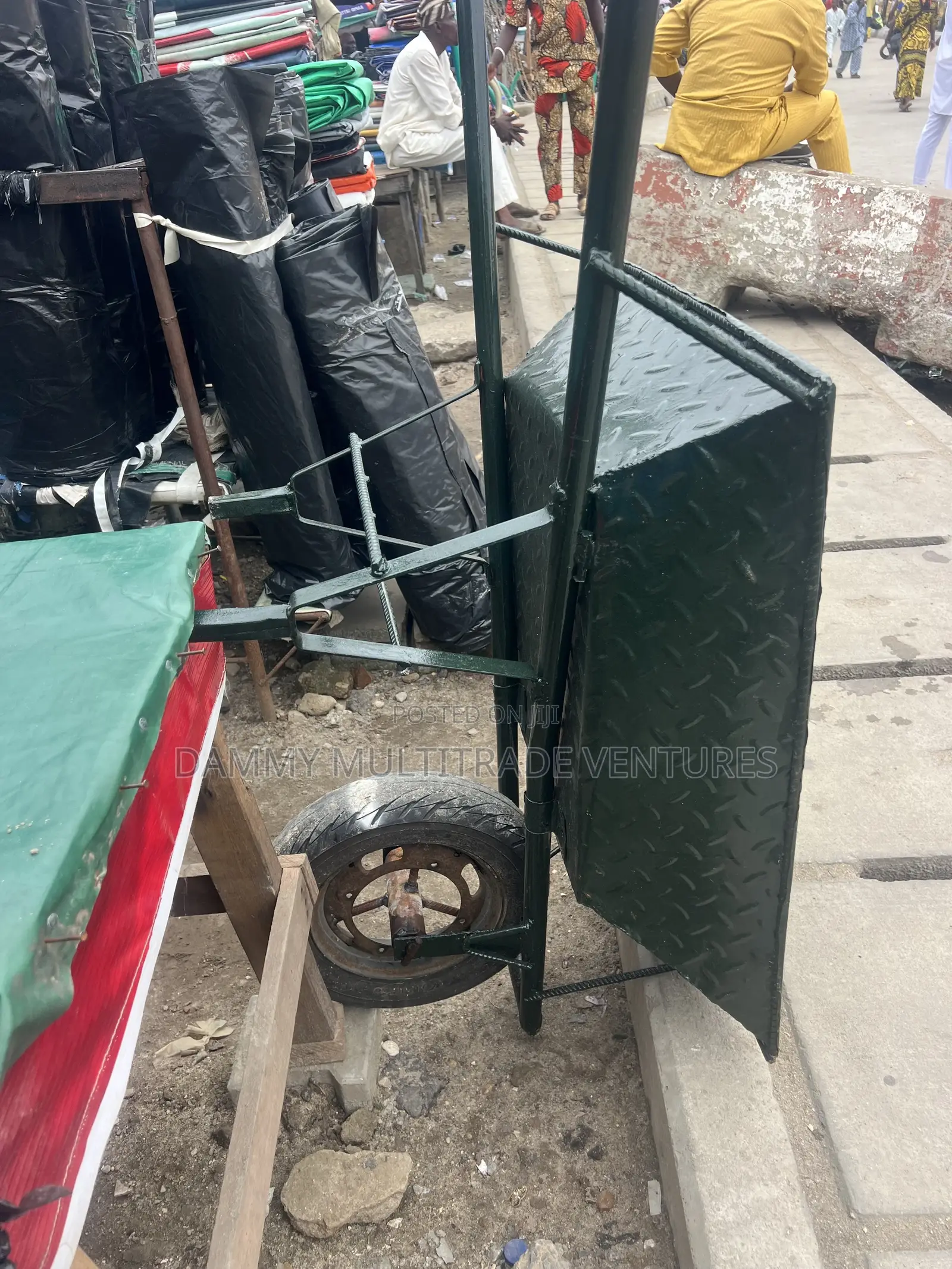 Heavy-Duty Transporting Wheelbarrows