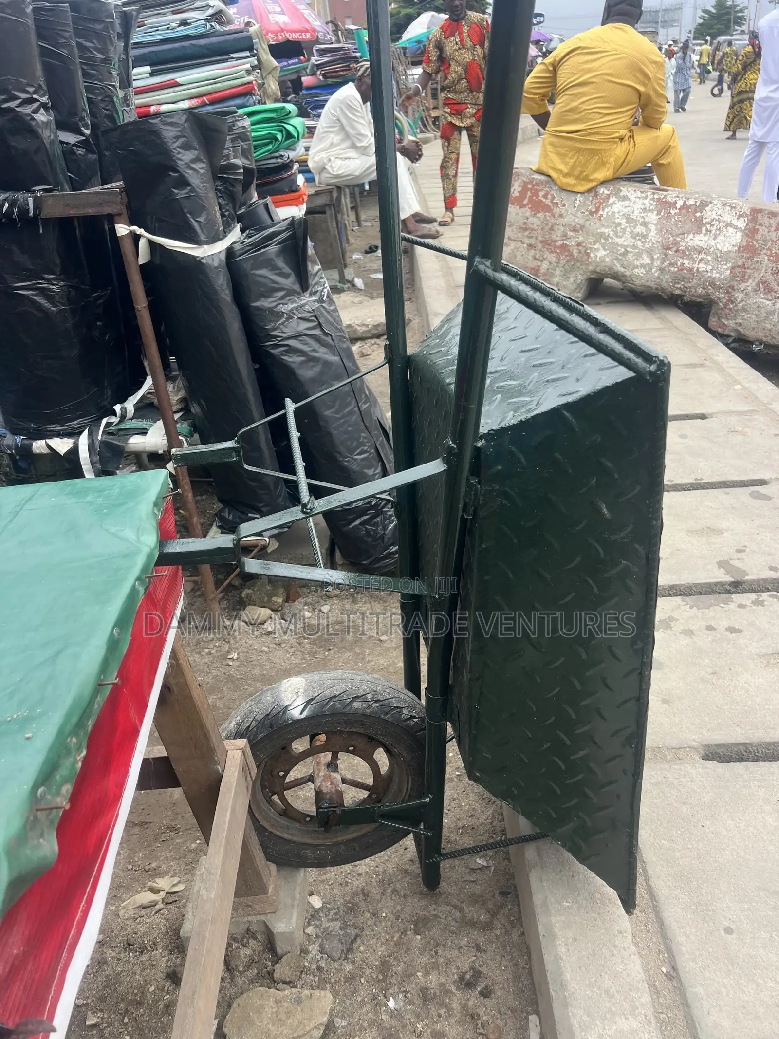 Heavy-Duty Transporting Wheelbarrows