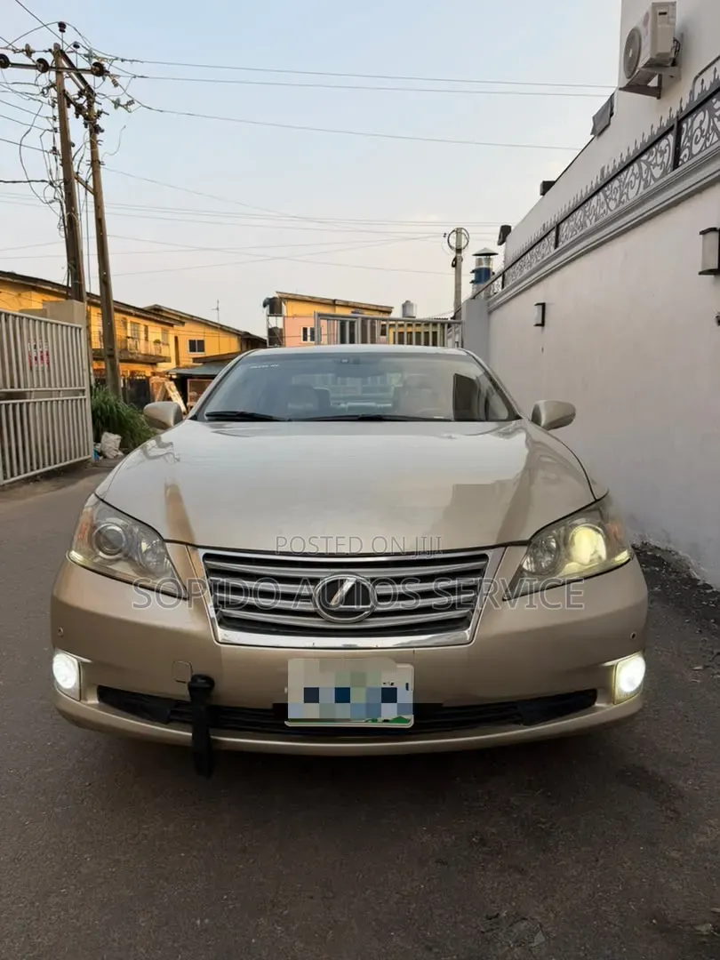 Lexus ES 2012 Gold